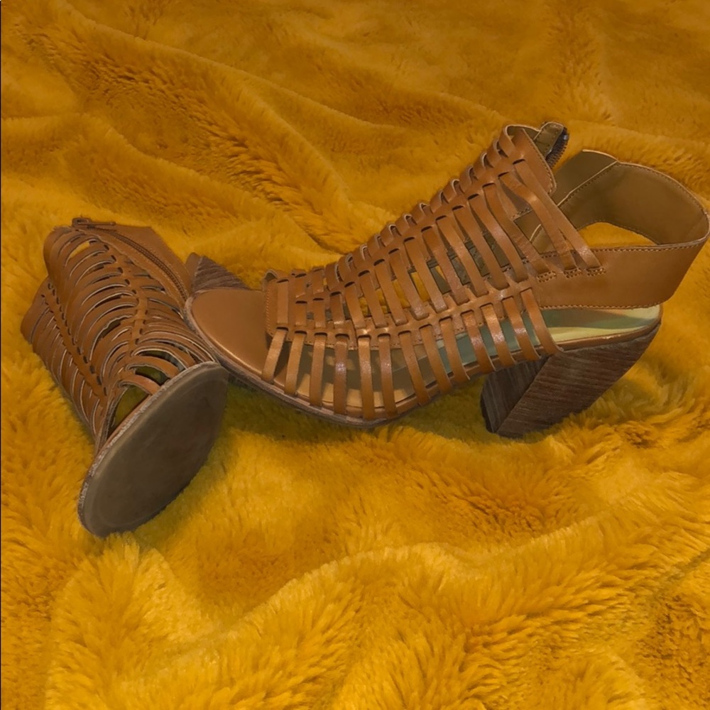 Dolce Vita Caged Heels SZ 8.5